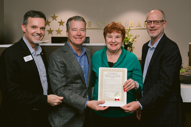 photo of ribbon cutting for Five Star branch